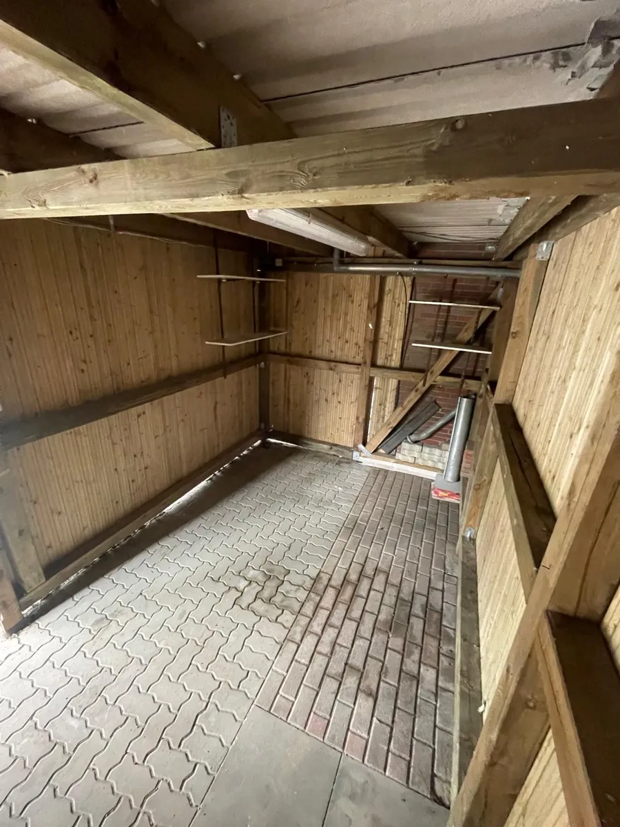 Gereinigter Carport-Bereich